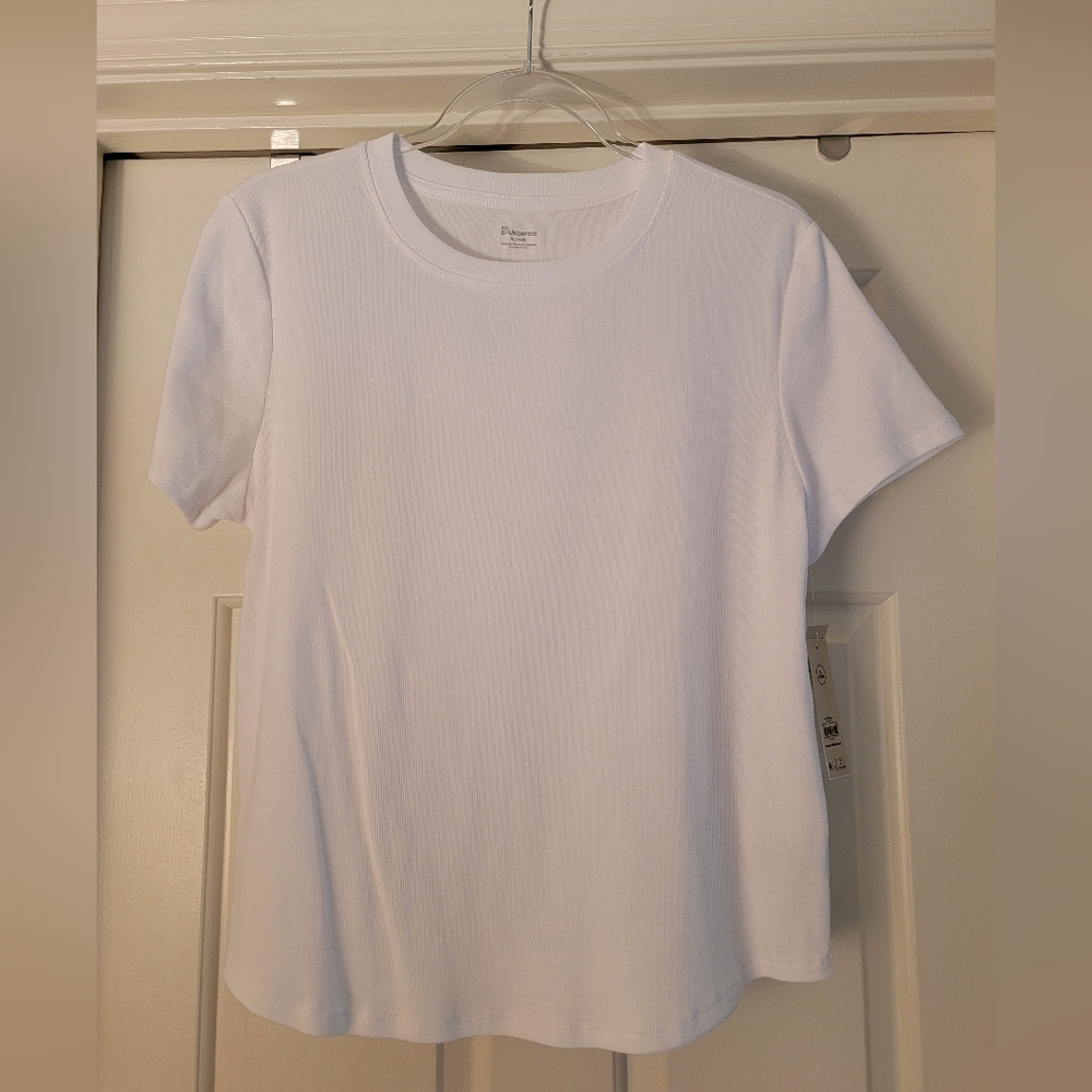 NWT No Boundaries Classic White Tee - Size XL